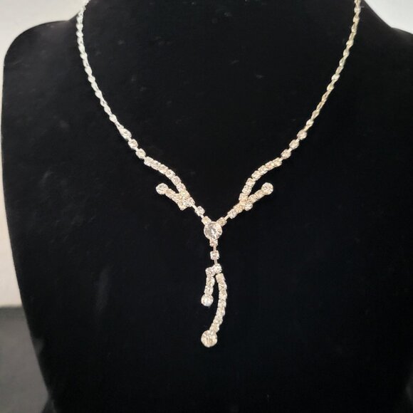 Vintage Bridal Rhinestone Parure Necklace Earring Dainty Silver Tone Twist Chain - Picture 4 of 11